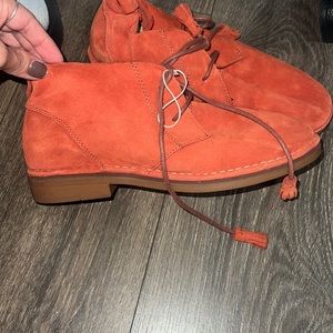 Burnt Orange hush puppies excellent condition